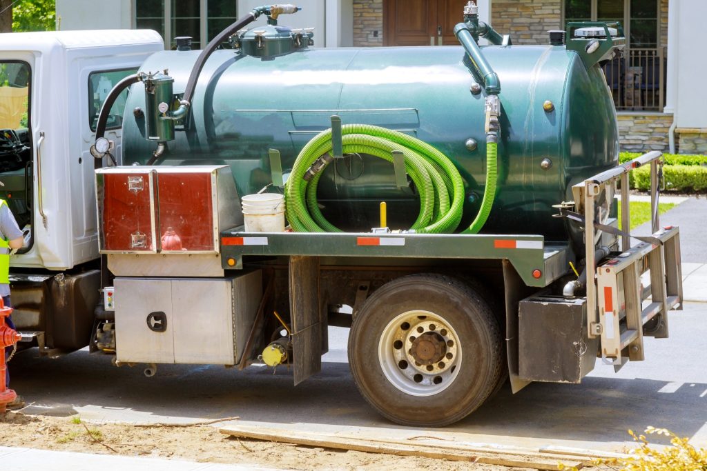 cleaning truck with large vacuum tank